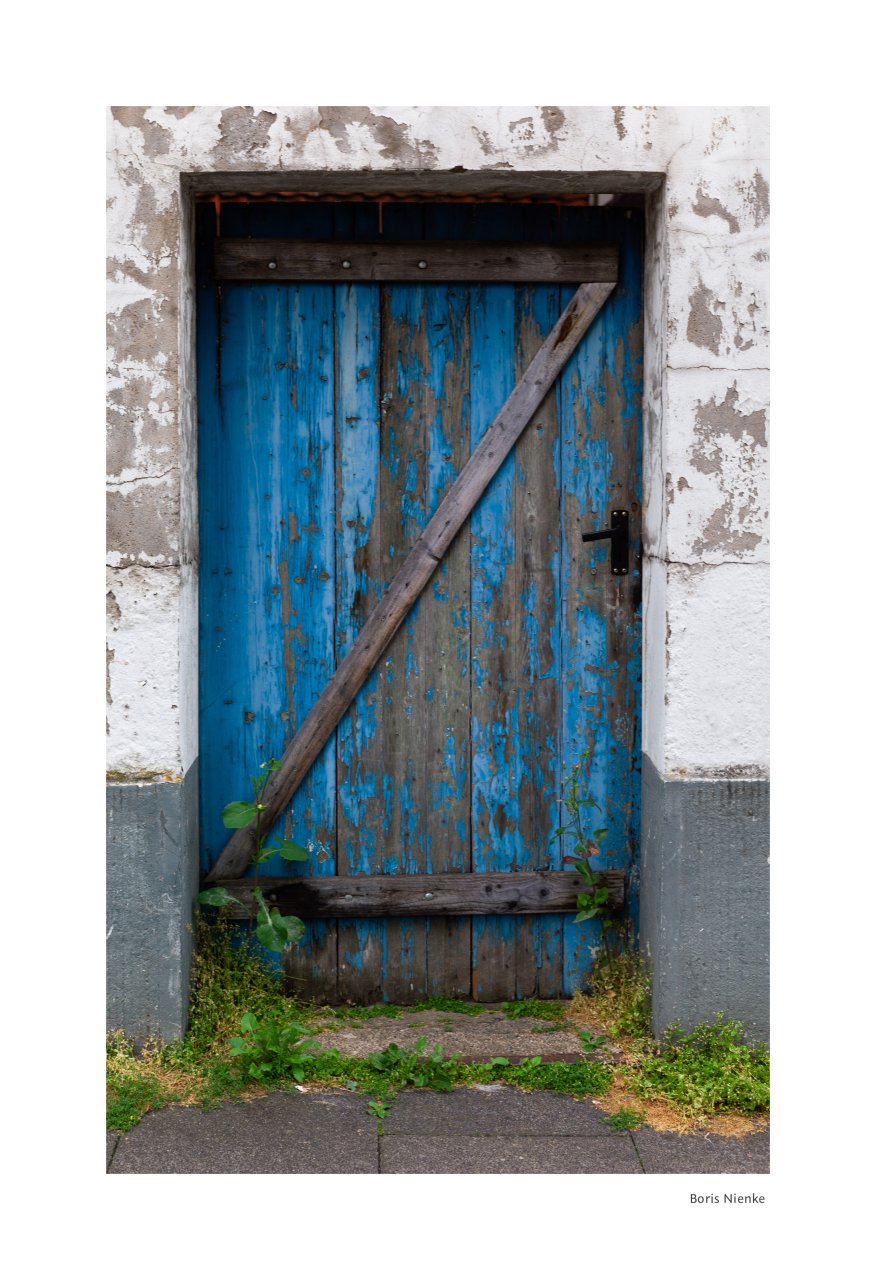Tür in blau